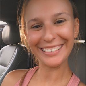 Meet your Posher, Deanna